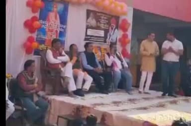 कन्नौद: द संस्कार वैली हायर सेकेंडरी स्कूल में आरटीआई योजना के तहत पढ़ रहे बच्चों को ठंड से बचाने के लिए विधायक