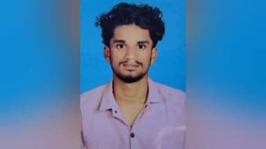 கிள்ளியூர்: மாங்குழி பகுதியில் இருசக்கர வாகனம் மீது கூண்டு வாகன மோதி கல்லூரி மாணவர் உயிரிழப்பு.