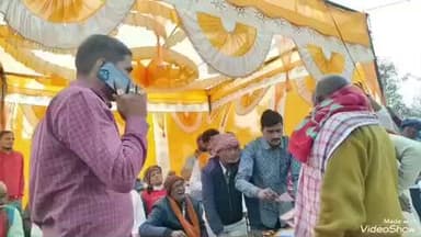 दावथ: बैरिया गांव में सामाजिक कार्यकर्ता पिंटू दुबे ने जरूरतमंदों के बीच कम्बल वितरण किया और सहभोज का आयोजन किया