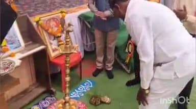 पेठ: जिल्हा परिषद अध्यक्ष चषक तालुकास्तरीय कला क्रिडा स्पर्धांचे पेठ येथे शानदार उद्घाटन