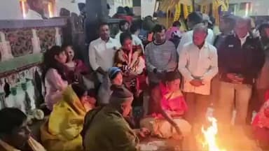 ବିଞ୍ଝାରପୁର: ଜିଲ୍ଲା ପ୍ରସିଦ୍ଧ ବରୁଣେଶ୍ୱର ମହାଦେବଙ୍କ ପୂଜା ଆରମ୍ଭ, ମହାଦେବଙ୍କ ପୂଜା କରି ଆଶିଷ ଲାଭ କଲେ ବିଂଝାରପୁର ବିଧାୟିକା ପ୍ରମିଳା ମଲ୍ଲିକ