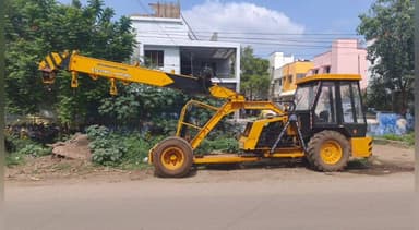 நாங்குநேரி: செட்டிகுளத்தில் சரித்திர பதிவேடு குற்றவாளி பிறந்தநாள் கொண்டாட்டம். விதிகளை மீறி கிரேன் மூலம் மாலை அணிவிக்க முயற்சி. போலீசார் வழக்கு பதிவு.