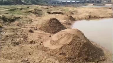 রামপুরহাট ১: ব্রাহ্মণী নদীর বৈধরা জলাধার সংলগ্ন এলাকায় অবৈধভাবে বালিচুরি রুখতে বিশেষ অভিযান রামপুরহাট থানার পুলিশের