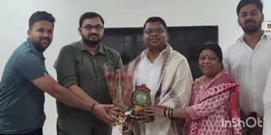 दापोली: राष्ट्रीय युवा दिनानिमित्त जेसीआय दापोलीच्या वतीने उद्योजक विनय शिगवण यांचा गौरव