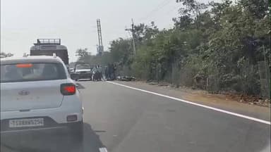 ములుగు: పందికుంట వద్ద కారు ఢీకొని బైక్ వాహనదారుడికి తీవ్ర గాయాలు