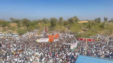 कांग्रेस के धोरीमन्ना धरने में इतने लोग आए कि छोटी पड़ गई सड़के