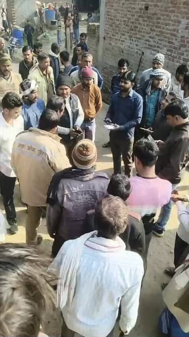 जलेसर क्षेत्र के ग्राम धर्मगढी में हाईटेंशन लाइन निकाले जाने का ग्रामीण कर रहे हैं विरोध
एसडीएम को ज्ञापन सौंपकर उठाई ...