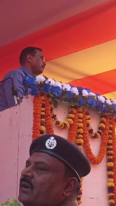 नारायण महोत्सव में डीएम पवन कुमार सिंह