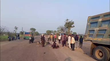 जतारा: जतारा बायपास रोड पर डंपर ने मारी टक्कर, मासूम बच्ची के हुए दो टुकड़े, मां के पैर कटे, बाइक चालक गंभीर