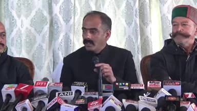 शिमला शहरी: मंत्री अनिरुद्ध सिंह ने शिमला में मंत्री विक्रमादित्य सिंह के अधिकारियों पर दिए बयान को बताया दुर्भाग्यपूर्ण