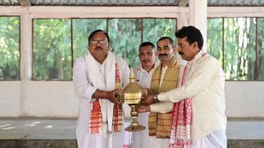 সোণাৰি: চৰাইদেউ জিলাৰ মাহমৰা বিধানসভা সমষ্টিৰ অন্তৰ্গত কাছমাৰী নামঘৰত সেৱা ললে মন্ত্ৰী যোগেন মহনে