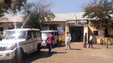 शेगाव: रेशनच्या तांदूळ खरेदी विक्री बाबत प्रशासनाला माहिती द्या, शेगावच्या तहसीलदार प्रज्ञा काकडे यांचे नागरिकांना आवाहन