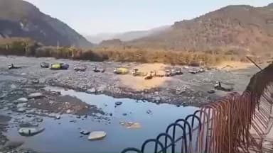 चम्पावत: टनकपुर जौलजीबी पुल के समीप अवैध खनन का वीडियो वायरल, डीएम ने निरीक्षण के लिए खान अधिकारी को भेजा