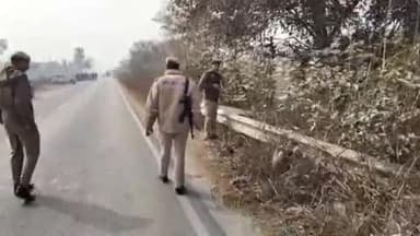 खतौली: खतौली गंग नहर पटरी किनारे अज्ञात महिला की डेड बॉडी मिलने से मचा हड़कंप, हत्या की आशंका, मौके पर पुलिस जांच में जुटी