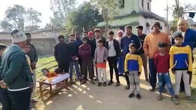 मरकच्चो: मरकच्चो के ग्राम पडरिया सोना चौक पर वरिष्ठ समाजसेवी स्वर्गीय महेंद्र प्रसाद यादव की मनाई गई 9वीं पुण्यतिथि