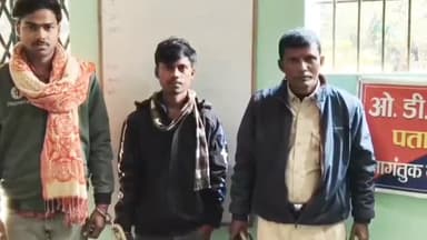 पताही: पुलिस ने छापेमारी के दौरान सुग्गा पीपर मेन रोड से बाइक पर लदी 23 लीटर नेपाली शराब के साथ 2 कारोबारियों को किया गिरफ्तार