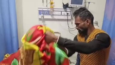 हथुआ: नौतन के रामपुर के पास बाइक की टक्कर में दो युवक गंभीर रूप से घायल, इलाज जारी