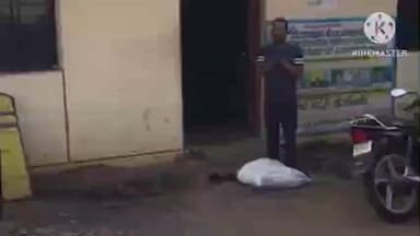 ಬೈಲಹೊಂಗಲ: ಸರಿಯಾಗಿ ಗಲ್ಲಿಗಳನ್ನ ಸ್ವಚ್ಛವಾಗಿಡುವಂತೆ ಯುವಕನಿಂದ ಚಿಕ್ಕಬಾಗೇವಾಡಿ ಗ್ರಾಮದಲ್ಲಿ ವಿನೂತನ ಪ್ರತಿಭಟನೆ