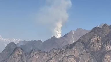 जोशीमठ: जनपद में लगी वनाग्नि से फूलों की घाटी और हेमकुंड साहिब को कोई नुकसान नहीं, वन विभाग और जिला प्रशासन मौके पर