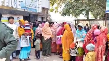 সামশেরগঞ্জ: SRI নিয়ে হয়রানির অভিযোগ, সামশেরগঞ্জে ক্ষোভে ফুঁসছেন সাধারণ মানুষ