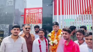 सकलडीहा: 72वीं सीनियर नेशनल वालीबॉल चैंपियनशिप में सरकारी गांव के निवासी रविंद्र प्रताप सिंह ने जीता स्वर्ण पदक