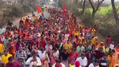 हिरणपुर: तोड़ाई में कलश यात्रा के साथ लक्ष्मी नारायण मंदिर प्राण प्रतिष्ठा महोत्सव शुरू