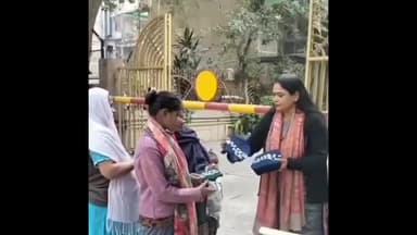 प्रीत विहार: शाहदरा महिला मोर्चा अध्यक्ष अपर्णा गोयल ने आईपी एक्सटेंशन में जरूरतमंदों को गर्म टोपियां वितरित कीं