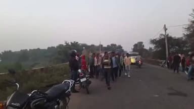 सनहौला: करहरिया लाइन होटल के पास भयंकर सड़क दुर्घटना, बाइक सवार गंभीर रूप से घायल