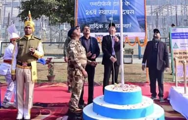 भीटी: एनटीपीसी का 26वाँ स्थापना दिवस सुरक्षा शपथ के साथ धूमधाम से मनाया गया, केक काटकर खुशियां मनाई गईं