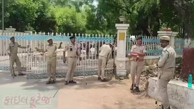 ગરૂડેશ્વર: હોટેલ-ગેસ્ટ હાઉસ સહિતના રોકાણ સ્થળોએ નોંધણી રજીસ્ટર નિભાવણી અંગેનું જાહેરનામુ