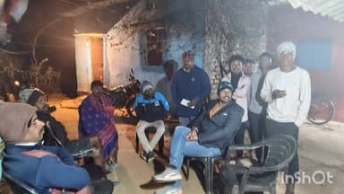 लुण्ड्रा: बटवाही में नए मतदाताओं के नाम जुड़वाने के संबंध में मंडल अध्यक्ष श्री सतीश कुमार जायसवाल जी ने वार्ड में किया भ्रमण