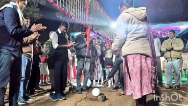 તાલુકાના ઝાવડા ગામે સ્ટાર ઈલેવન ગ્રુપ દ્વારા આયોજિત ઓપન વોલીબોલ ટુર્નામેન્ટમાં ઉદ્ઘાટન ડાંગના ધારાસભ્ય વિજય પટેલે કર્યું