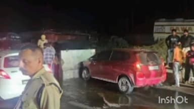 കൊയിലാണ്ടി: തിരുവങ്ങൂരിൽ കാർ ഡിവൈഡറിൽ ഇടിച്ച് യാത്രക്കാർക്ക് പരുക്ക്