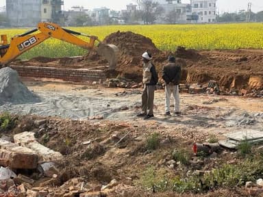 गांव बोहर में अवैध निर्माण को तोड़ा गया :- उपायुक्त सचिन गुप्ता
🙋रोहतक : उपायुक्त सचिन गुप्ता ने कहा कि जिला प्रशासन द्...