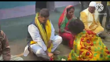 ঝাড়গ্রাম: জঙ্গল মহলের মানিক পাড়ায় দলীয় কর্মসূচিতে গিয়ে আদিবাসীদের সঙ্গে মধ্যাহ্নে ভোজন করেন শুভেন্দু অধিকারীর