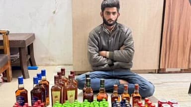 તાલાળા: ગીરસોમનાથ જીલ્લા LCB પોલીસે તાલાલાના ઘુસીયાગીર ગામે રહેણાક મકાનમાંથી 102 દારુની બોટલો સાથે એક આરોપીને ઝડપી લીધો