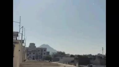 ચોટીલા: ચોટીલામાં મકરસંક્રાંતિની ઉત્સાહભેર ઉજવણી
આકાશમાં પતંગોનો જંગ, 'કાઈપો છે' અને ડીજેના તાલે પતંગરશિયાઓ ઝૂમ્યા