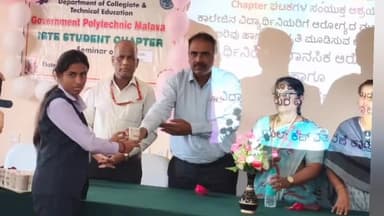 ಮಳವಳ್ಳಿ: ಪಟ್ಟಣದ ಸರ್ಕಾರಿ ಪಾಲಿಟೆಕ್ನಿಕ್ ಕಾಲೇಜು ಆವರಣದಲ್ಲಿ ವಿದ್ಯಾರ್ಥಿನಿಯರಿಗೆ ಆರೋಗ್ಯ ಸುರಕ್ಷತೆ ಕುರಿತು ಜಾಗೃತಿ ಕಾರ್ಯಕ್ರಮ