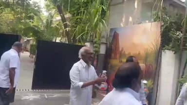 எழும்பூர்: பொங்கல் பண்டிகையை முன்னிட்டு போயஸ் கார்டனில் ரசிகர்களுக்கு சர்ப்ரைஸ் செய்த நடிகர் ரஜினிகாந்த்