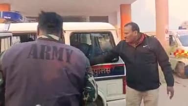 एकमा: रसूलपुर चैनपुर के बीच सड़क हादसे में ट्रक की टक्कर से बाइक सवार युवक घायल, गंभीर हालत में छपरा रेफर