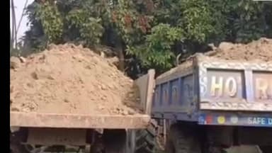 জলঙ্গি: রাতের অন্ধকারে চলছিল মাটি লু'ট, সাগরপাড়ায় হানা দিয়ে ভাটা মালিক-সহ গ্রেফতার ৫