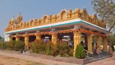 ఖానాపూర్: సోన్ మండలం సాకెర గ్రామంలో గల శ్రీ వాసవి కన్యకా పరమేశ్వరి ఆలయంలో వైభవంగా వల్లభ గణపతి, విట్టల రుకుంబాయి కళ్యాణం