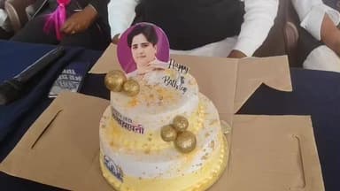 टिब्बी: टिब्बी में हर्षोल्लास के साथ मनाया गया मायावती का 70वां जन्मदिन, कार्यकर्ताओं ने 'जनकल्याणकारी दिवस' के रूप में केक काटा