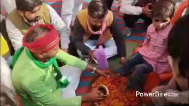 राजापुर: सपा से मैनपुरी सांसद डिंपल यादव के जन्मदिन पर पहाड़ी के साईंपुर में कन्या भोज और विशाल दंगल का आयोजन किया गया