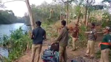 விளவங்கோடு: திற்ப்பரப்பு கோதை ஆற்றில் முதலையை தேடும் பணி தீவிரம். ஆபத்தான முறையில் சுற்றுலா பயணிகள் படகு சவாரி.