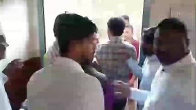 भुदरगड: इचलकरंजी महापालिका निवडणुकीत पैशाच्या वाटपावरून शिव शाहू विकास आघाडी आणि भाजप कार्यकर्त्यांमध्ये राडा