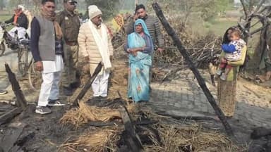 रुदौली: शाहबाजचक में आग से पीड़ित परिवार से मिले रुदौली विधायक, SDM को आर्थिक सहायता दिलाने का दिया निर्देश