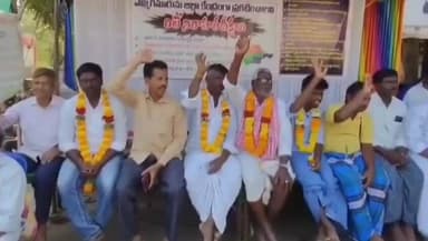 ఎమ్మిగనూరు: ఎమ్మిగనూరు ను జిల్లా చేయాలని జేఏసీ ఆధ్వర్యంలో 12వ రోజుకు చేరుకున్న రిలే నిరాహార దీక్ష, జిల్లాగా చేసే వరకు ఉద్యమం ఆగదు