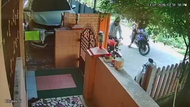 காஞ்சிபுரம்: இந்திரா நகரில் பட்டபகலில் மூன்று மர்ம நபர்கள் வீட்டின் முன்பு நிறுத்தப்பட்டிருந்த யமாஹா பைக்கை களவாடி சென்ற சம்பவத்தின் வீடியோ