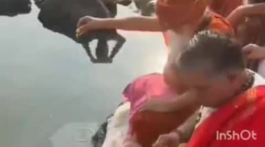 त्र्यंबकेश्वर: मकरसंक्रातीच्या पावन पर्वानिमित्त श्री क्षेत्र त्र्यंबकेश्वर येथे साधू महंतांनी केले पवित्र स्नान व पूजा